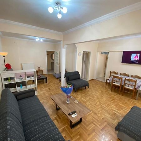 Beautiful Apartment In The Center Of Солун Екстериор снимка