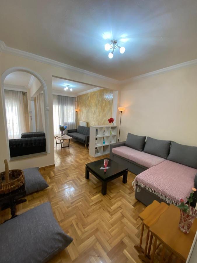 Beautiful Apartment In The Center Of Солун Екстериор снимка
